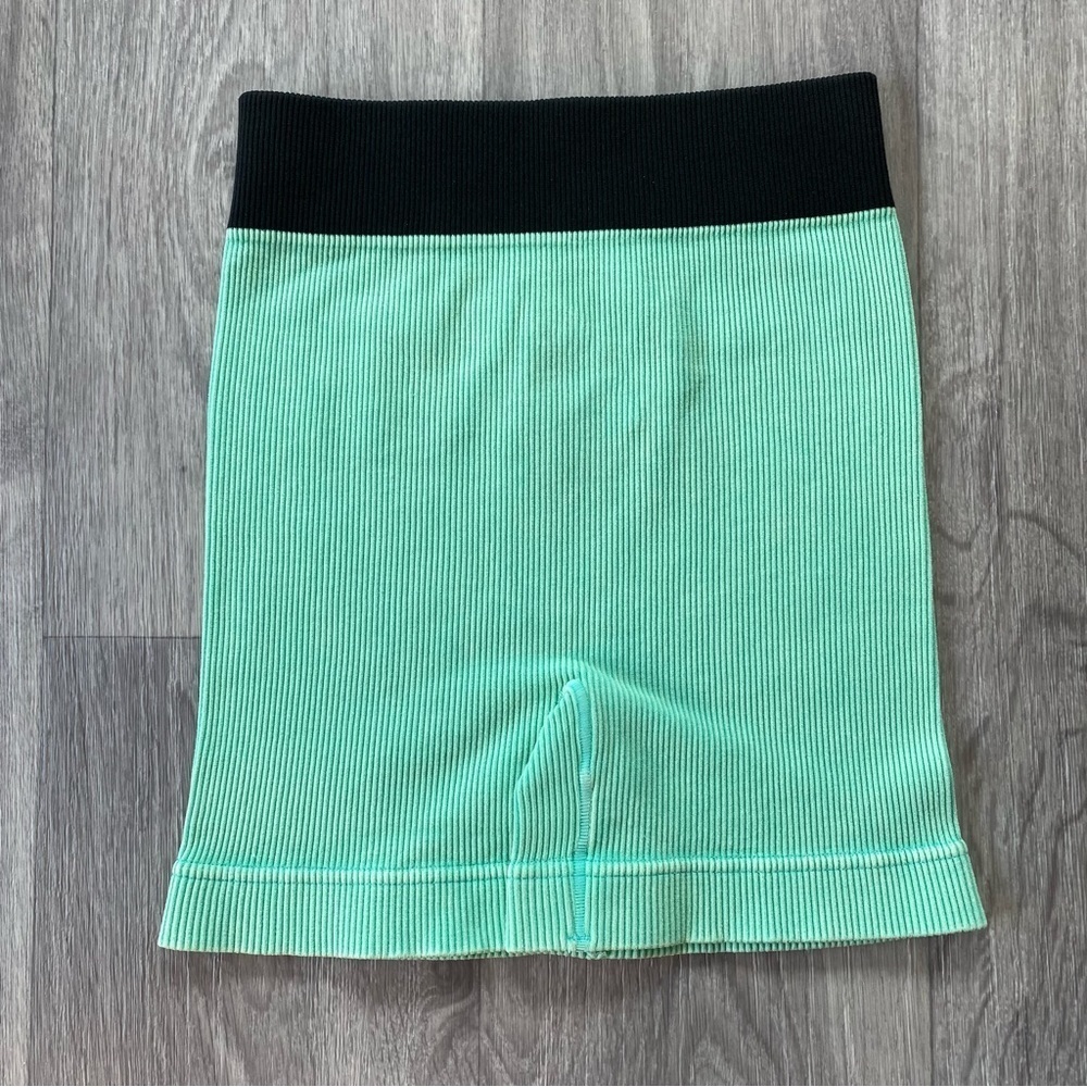 New Mineral Washed Ribbed Seamless High Rise Shorts in Mint